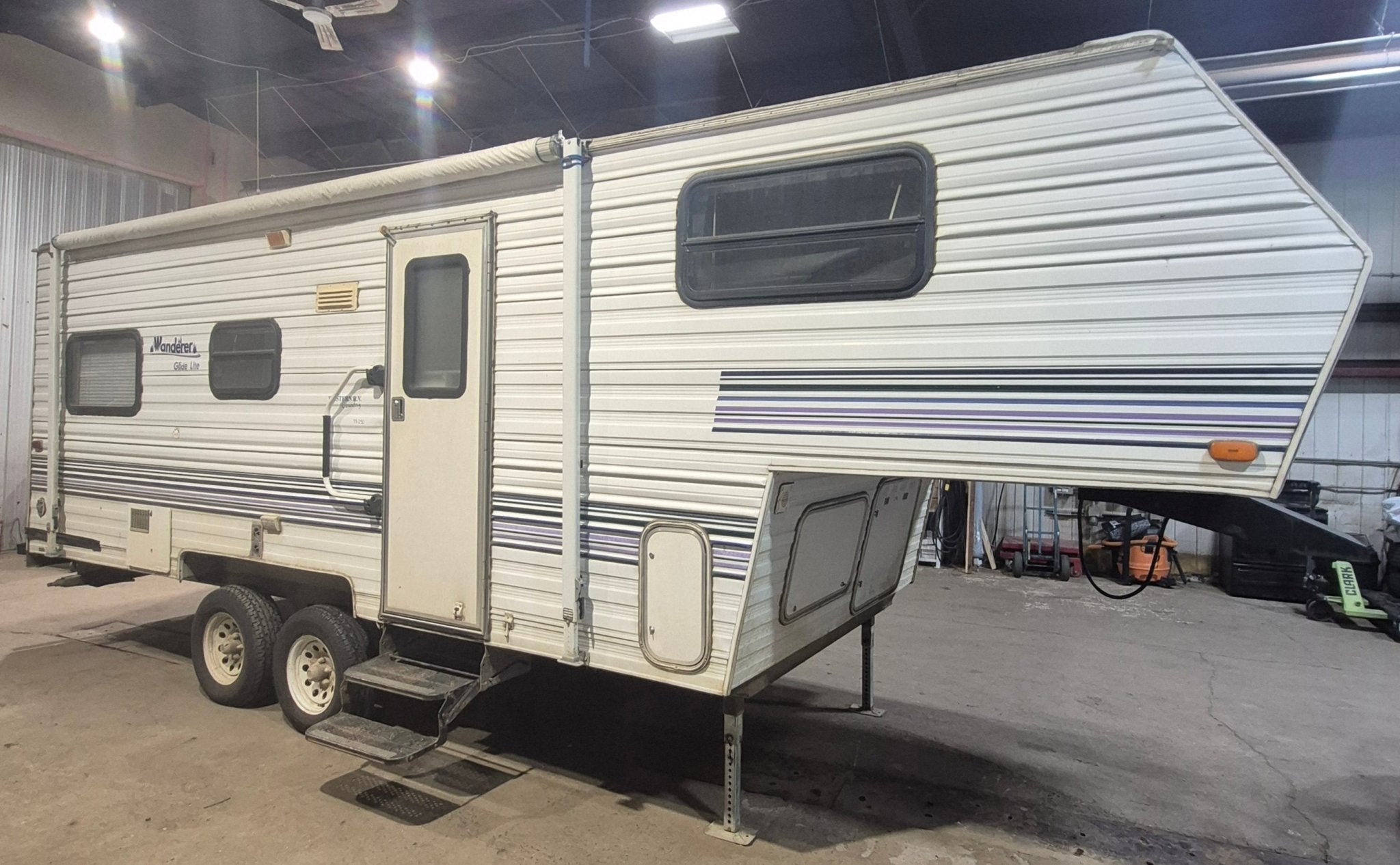 1999 Wanderer Glide Lite 251RL Fifth Wheel parts List - Thor - Young Farts RV Parts