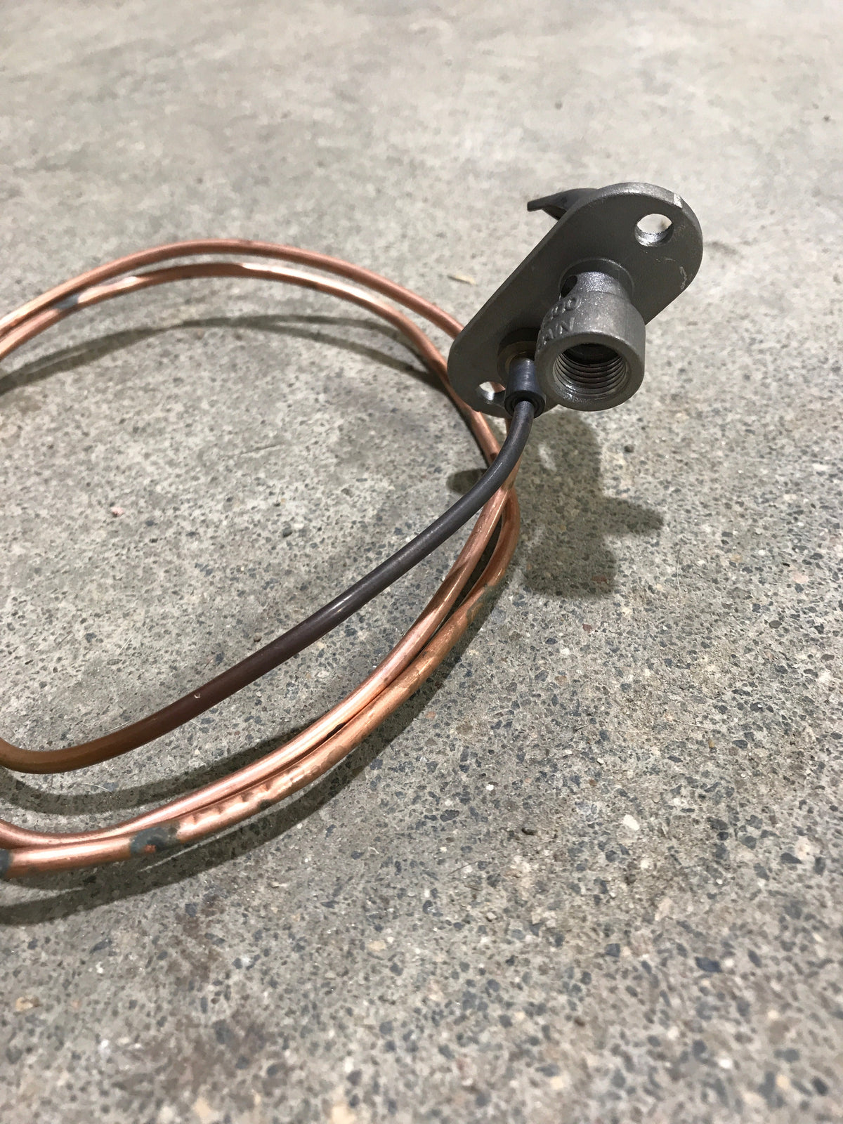 Used Magic Chef Oven Pilot with thermocouple 74009852