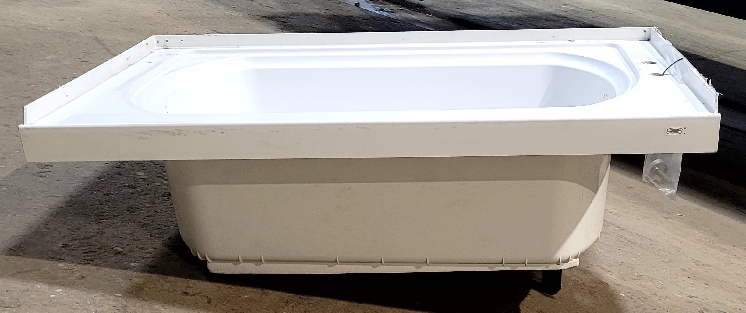 Used RV Bath Tub 40" x 24” - Right Hand Drain - Young Farts RV Parts