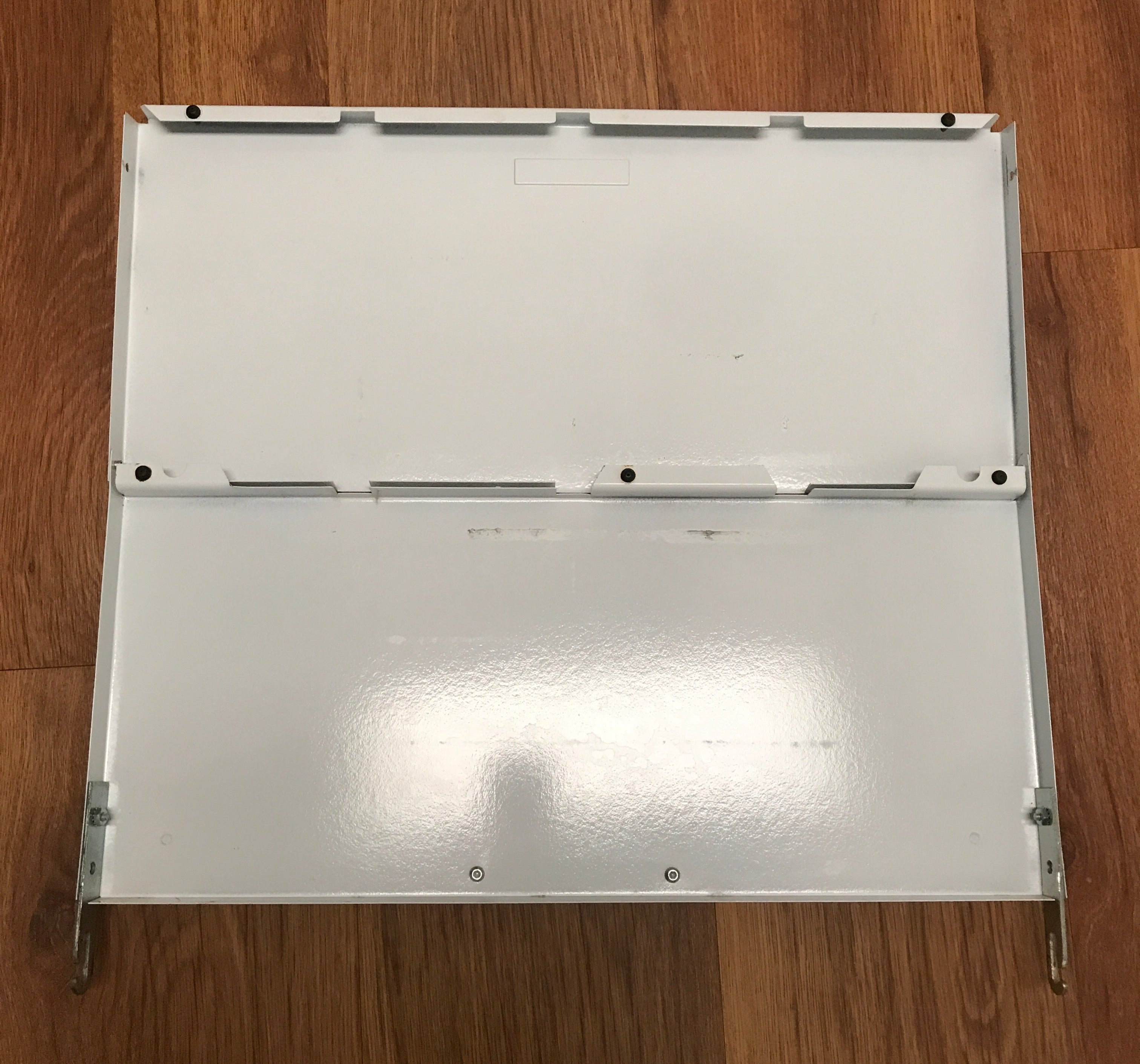 Used MAGIC Chef Bi-Fold Cover White for CLY2242BDH