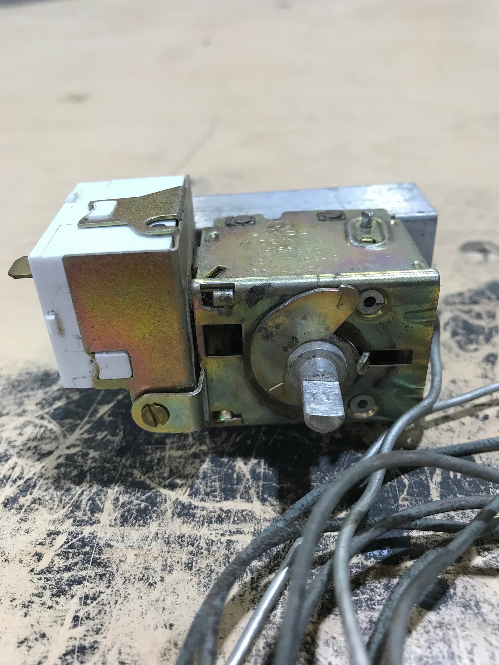 Used Dometic Combo Thermostat - 2007199009