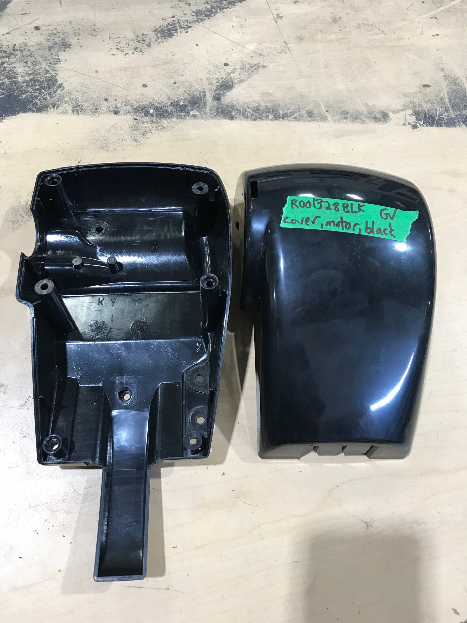 Used Carefree RV Motor Head Cover For Carefree Travelr Awning (R001328) Black