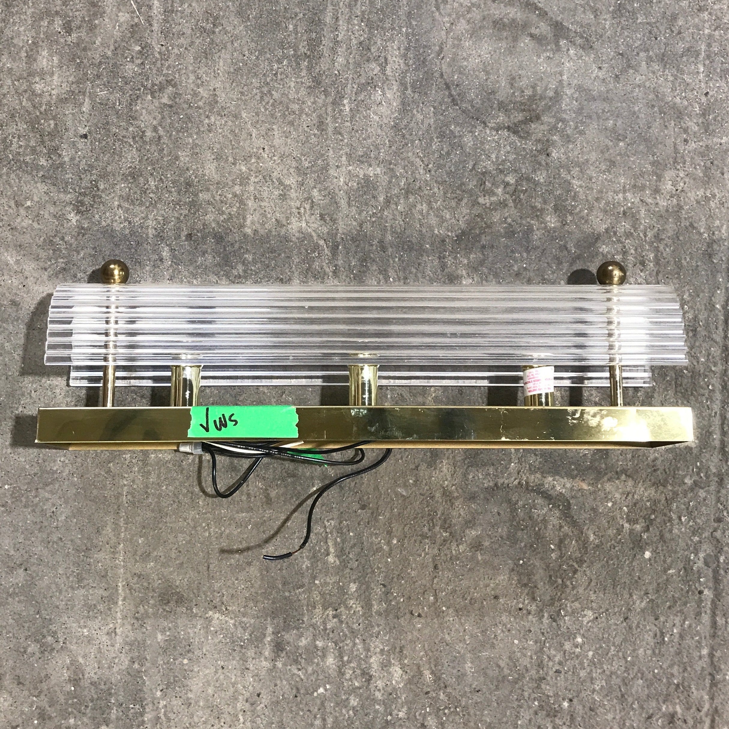 Used Interior Light Fixture LR90964 | Cat. No. 526