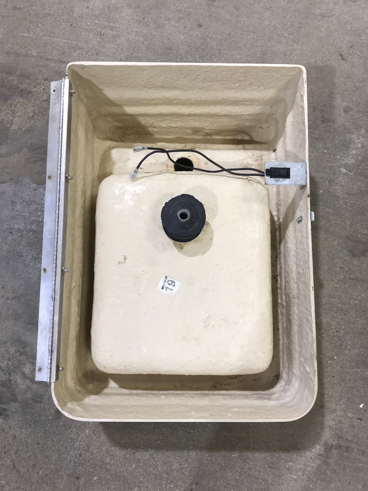 Used Single Kitchen Sink 21 1/2” L X 14 3/4