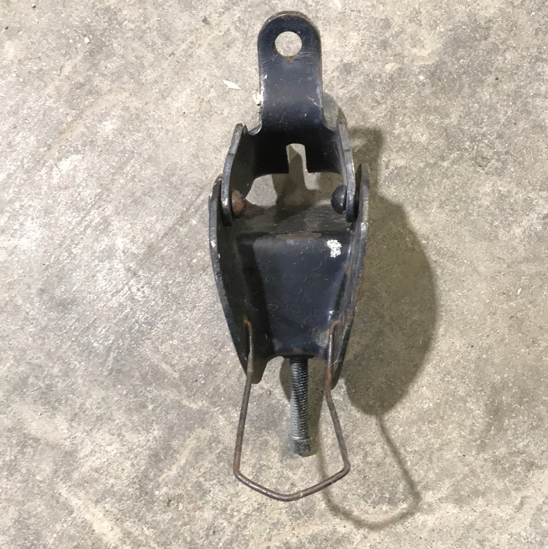 Used Weight Distribution Hook Up Bracket