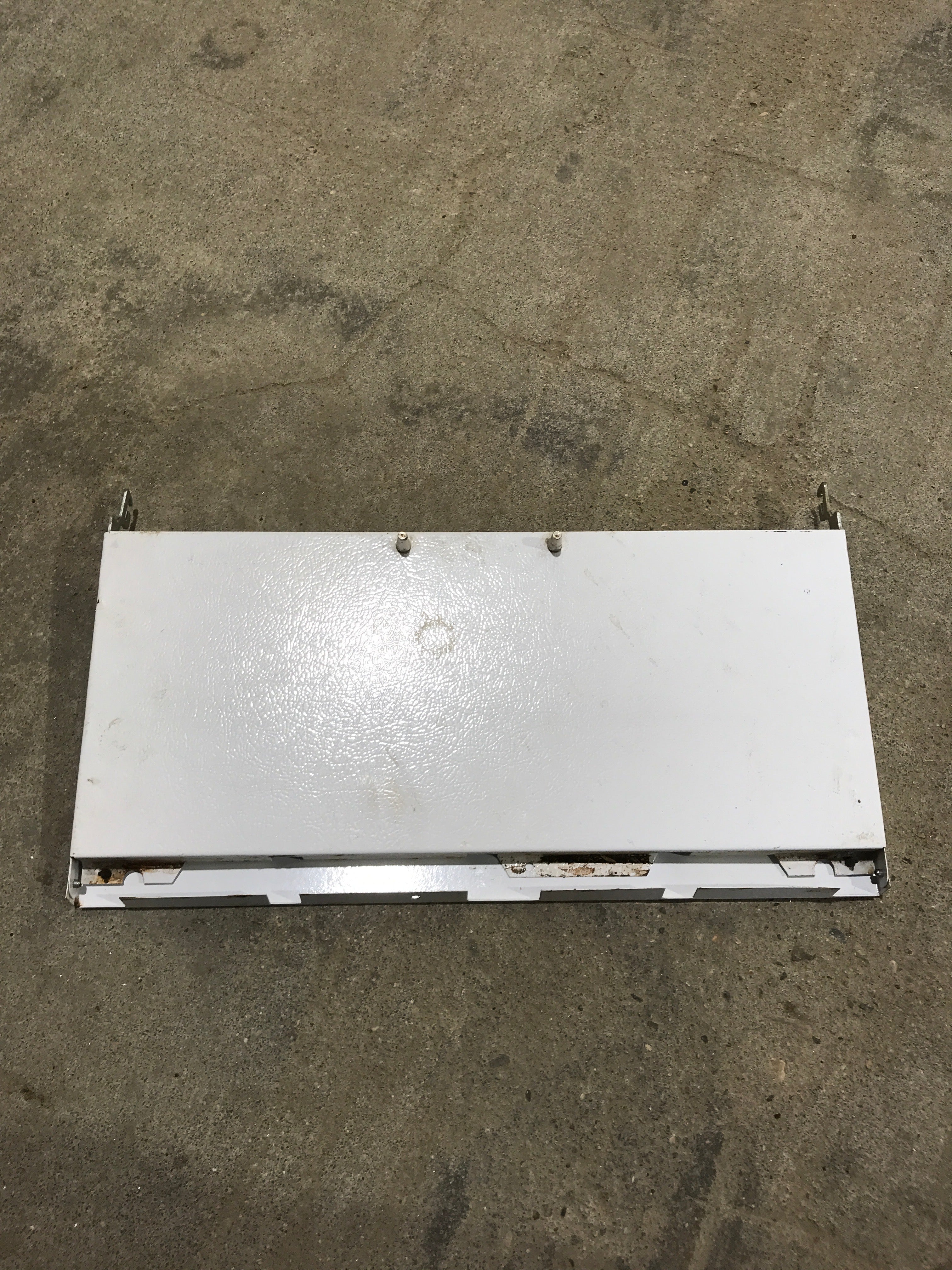 Used MAGIC Chef Bi-Fold Cover CLY1610BDW