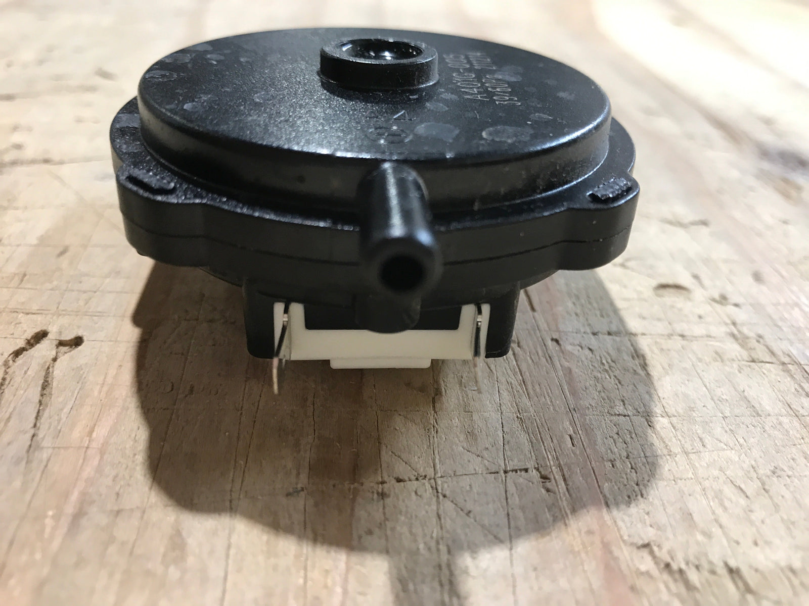 Used Furrion Exhaust Pressure Switch - C-FWH09A-006