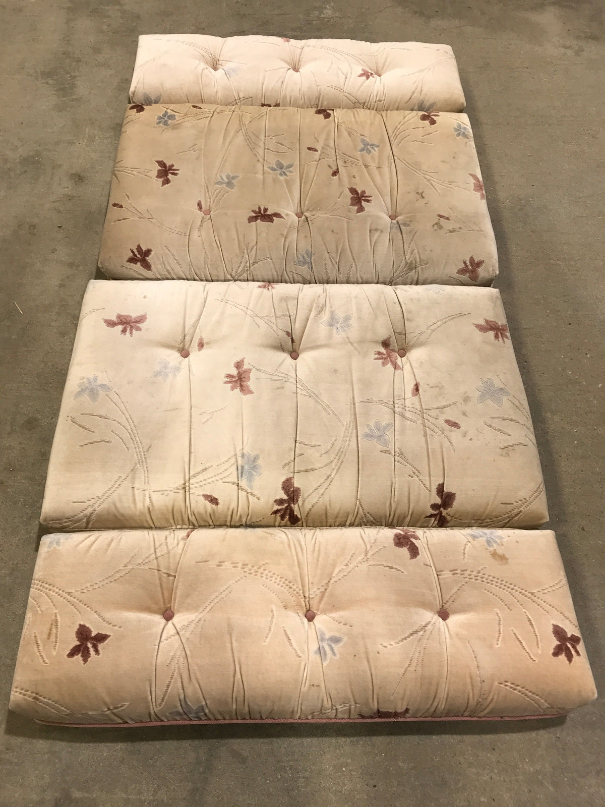 Used Dinette Cushion Set- 4 piece | 2 @ 40