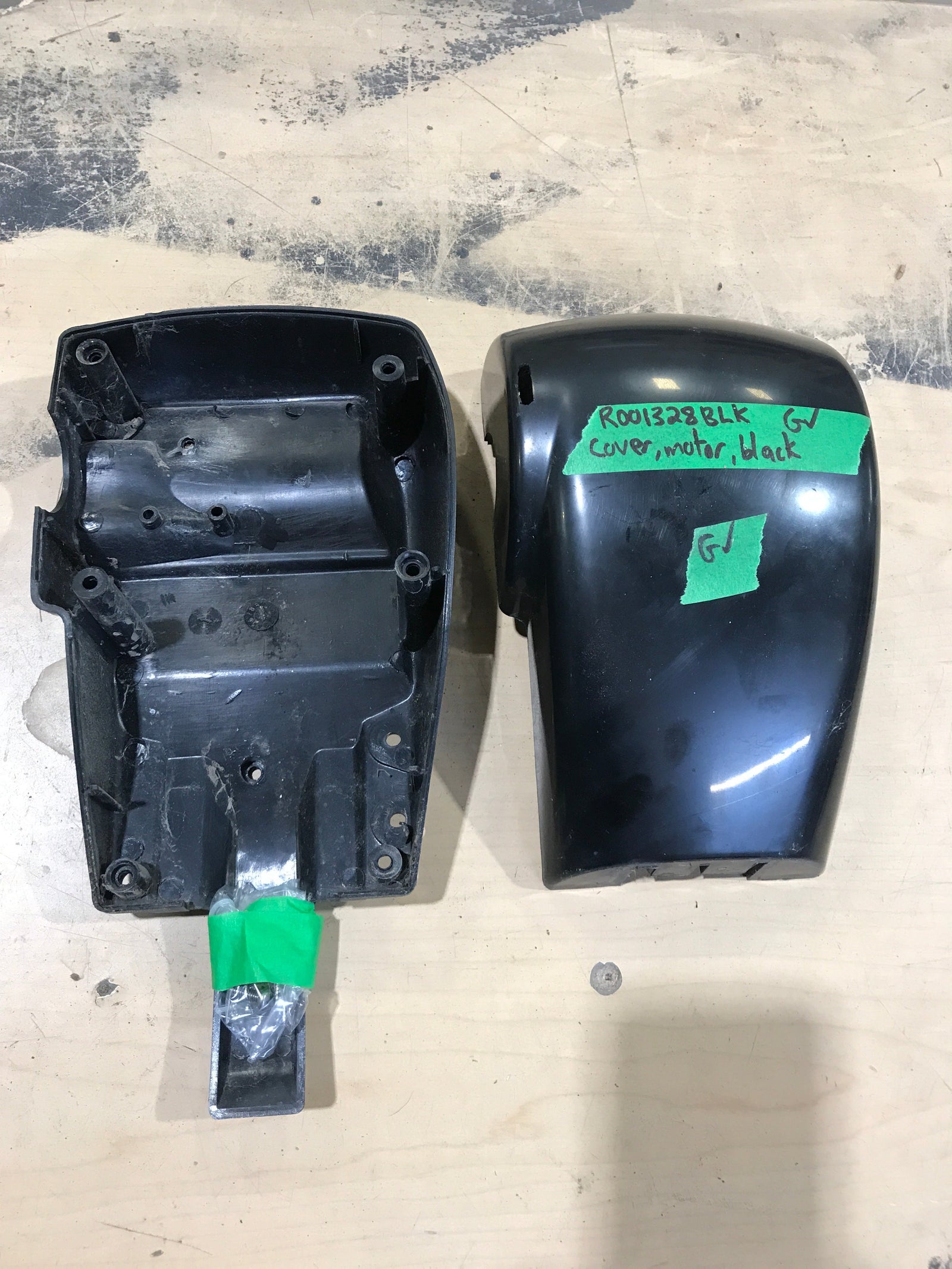 Used Carefree RV Motor Head Cover For Carefree Travelr Awning (R001328) Black