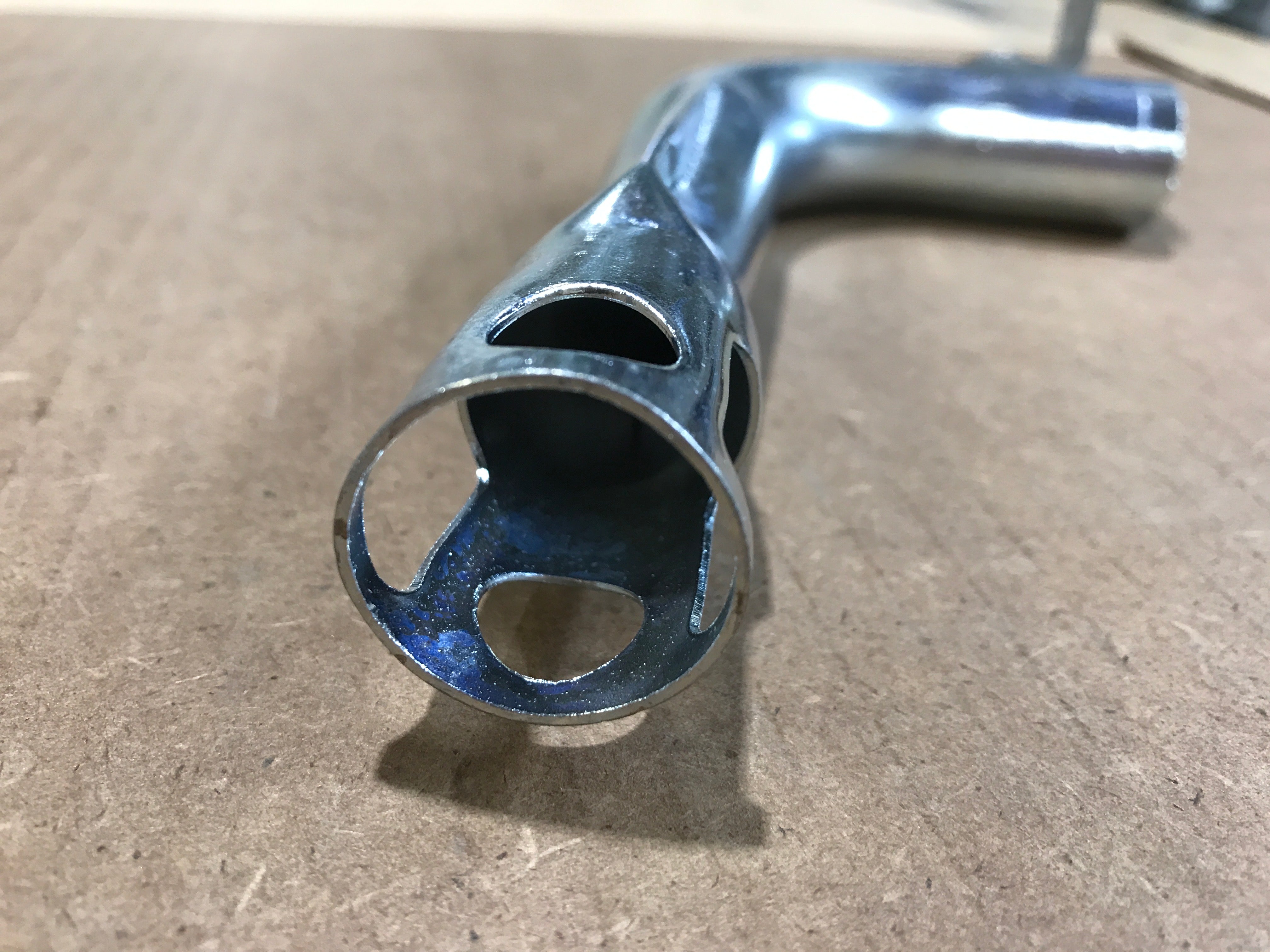 Used Suburban Large Burner Assembly - 520565