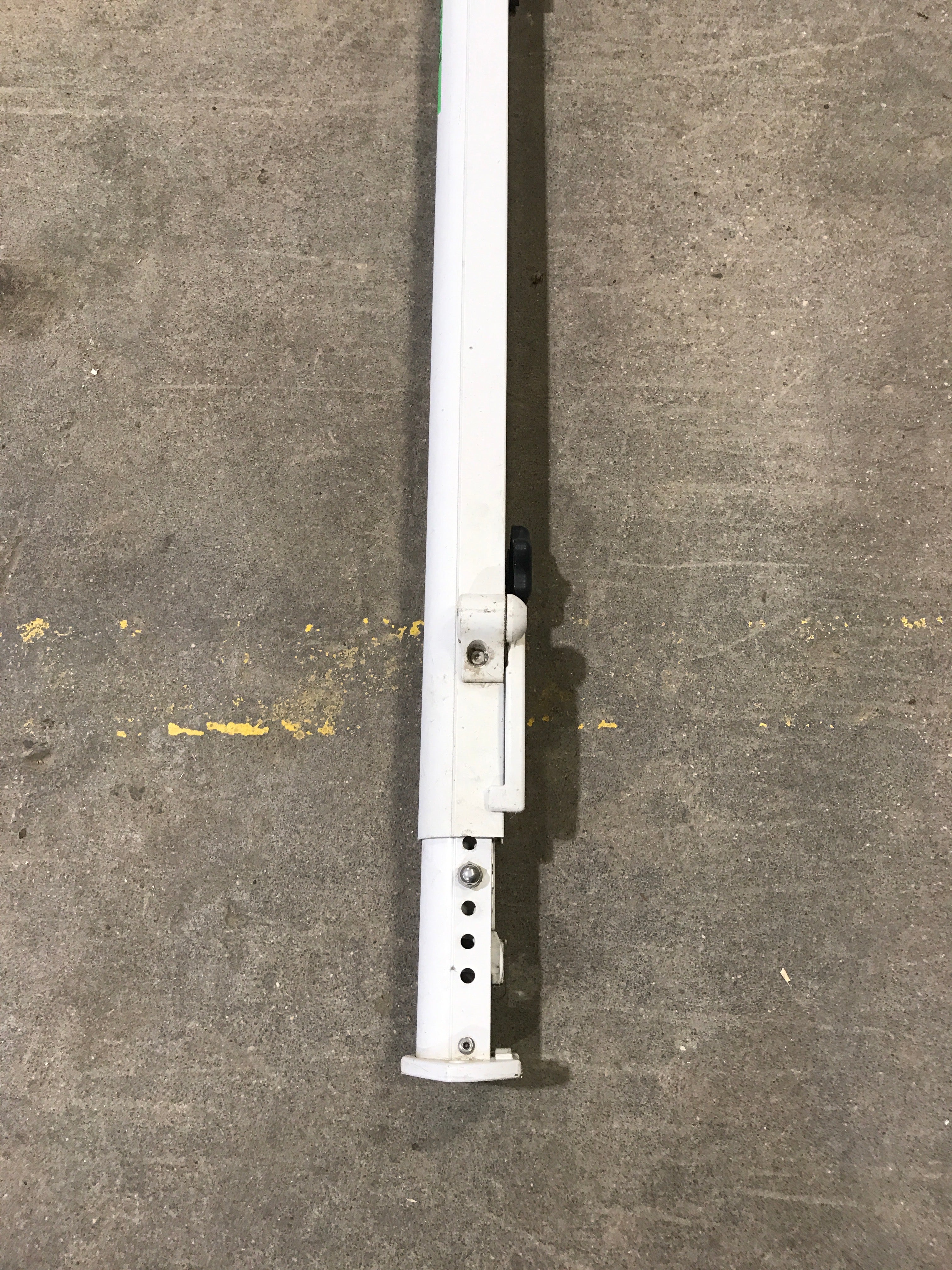 Used Dometic Sunchaser II Single Manual Arm