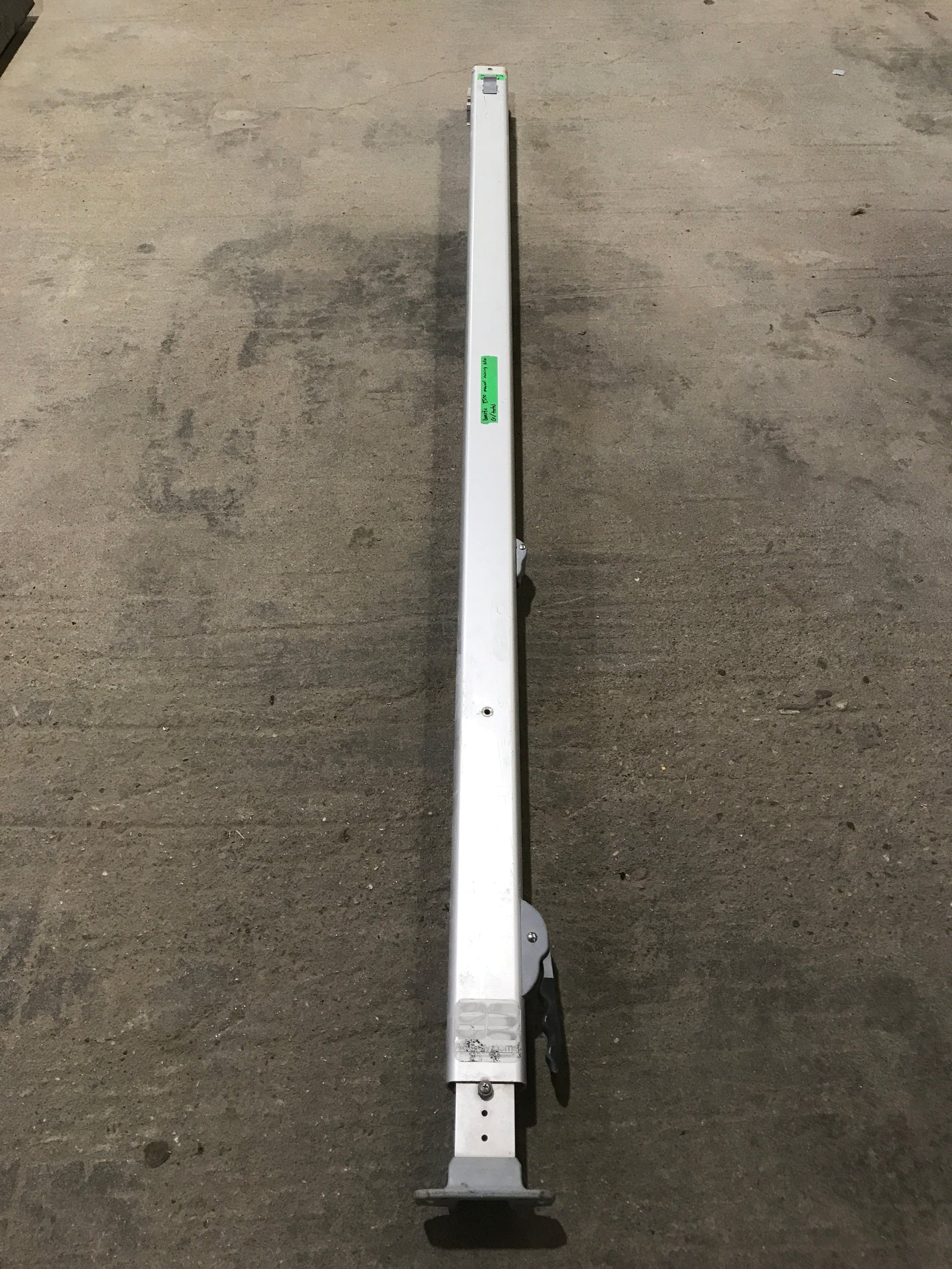 Used Dometic / A&E 8500 Awning Single Manual Arm - 73