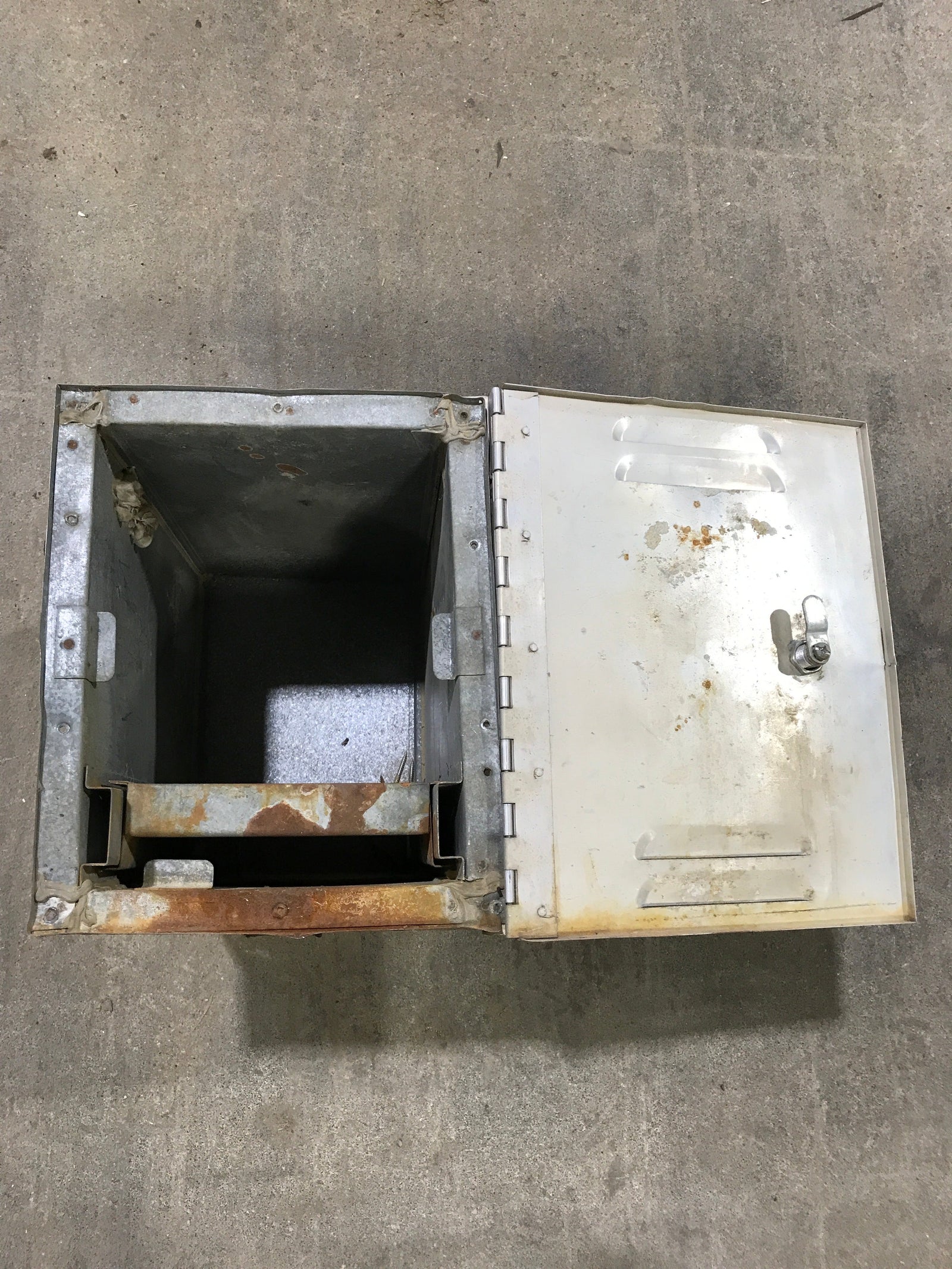 Used Battery Compartment Box with Slide Out Tray
