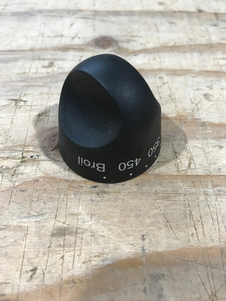Used Magic Chef Oven Thermostat Knob - 74004645