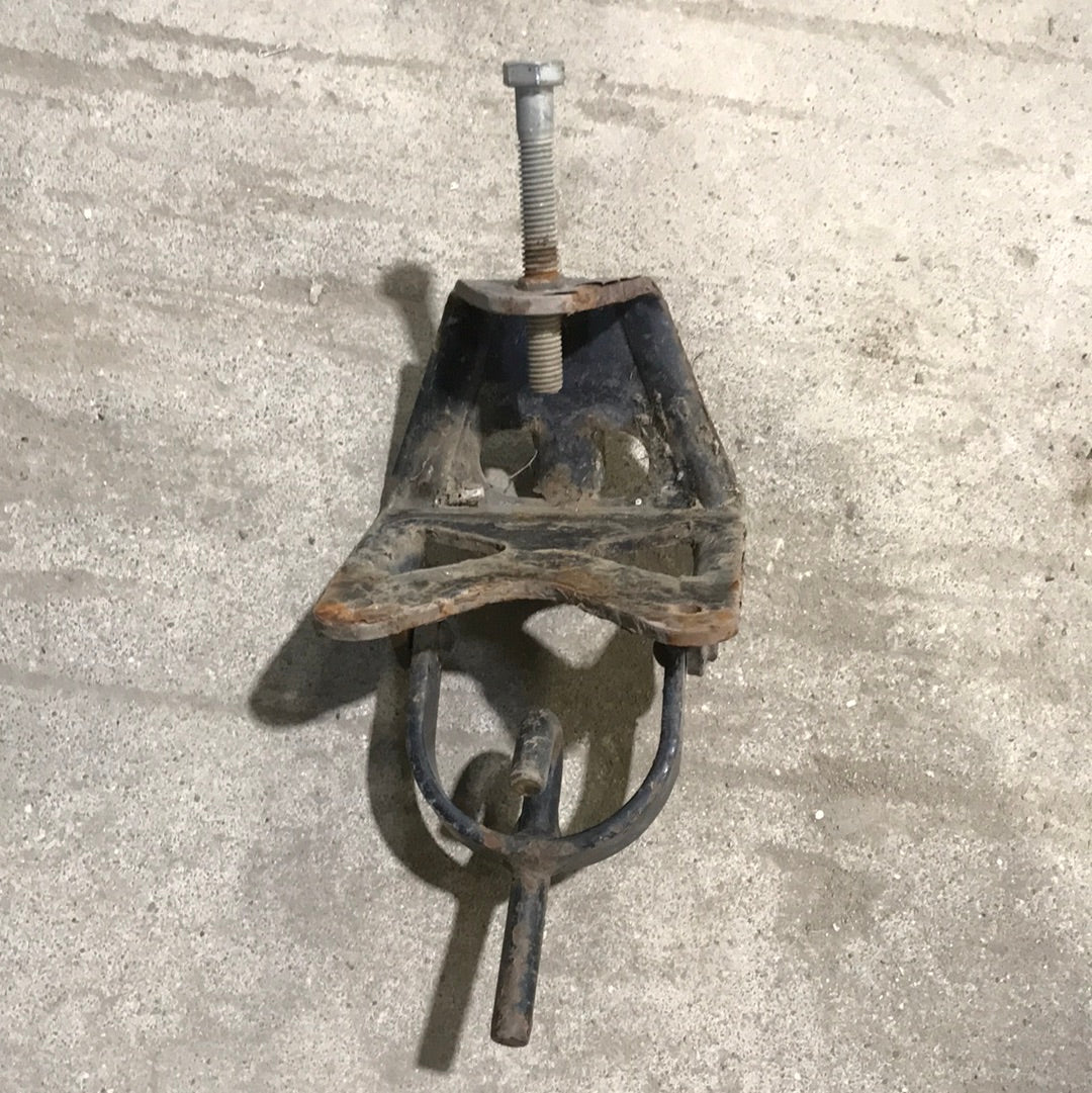 Used Weight Distribution Hook Up Bracket
