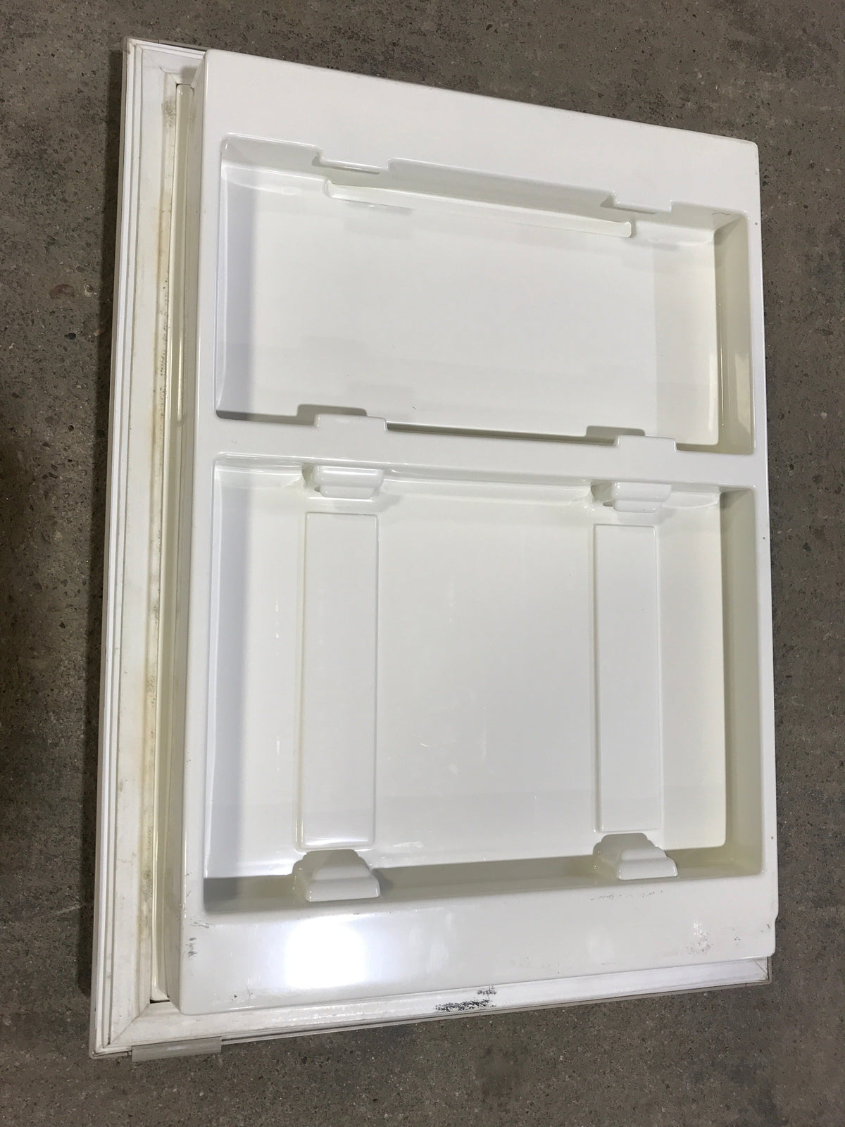 Used Dometic RH Freezer Door 2932561141