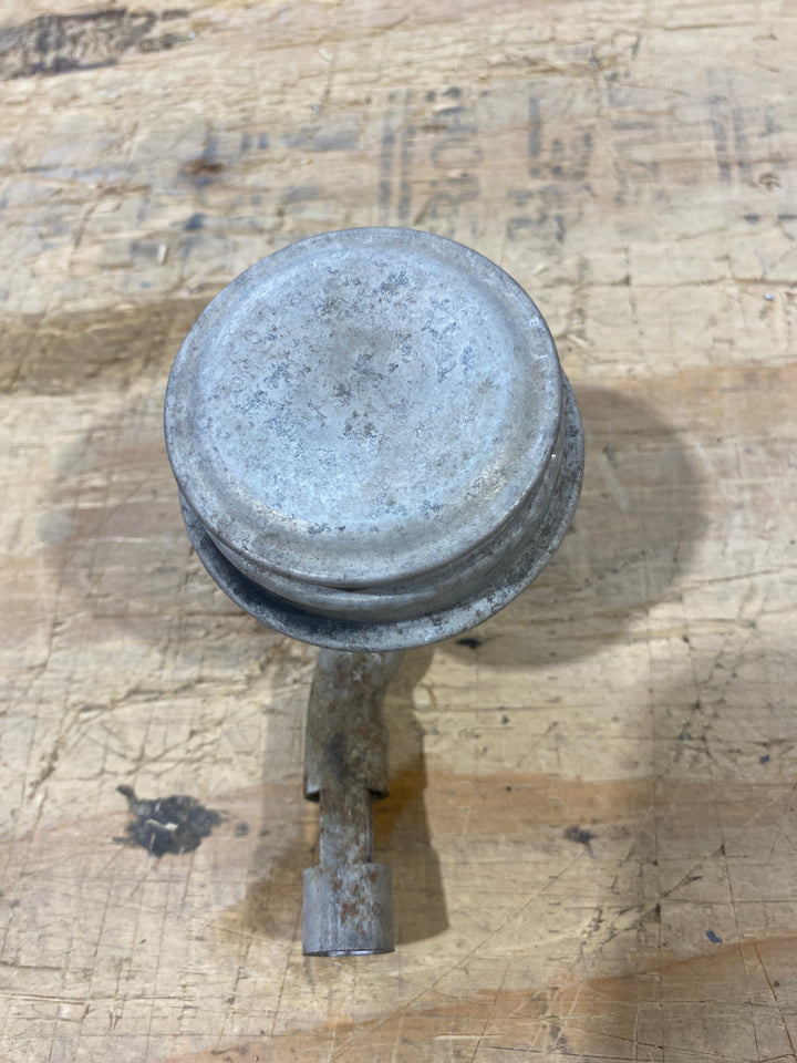 Used Atwood/ Wedgewood Front Center Burner with Piezo 56155