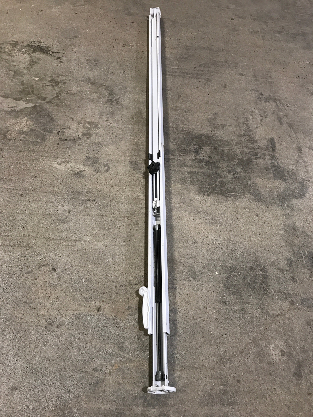 Used Dometic Sunchaser II Single Manual Arm