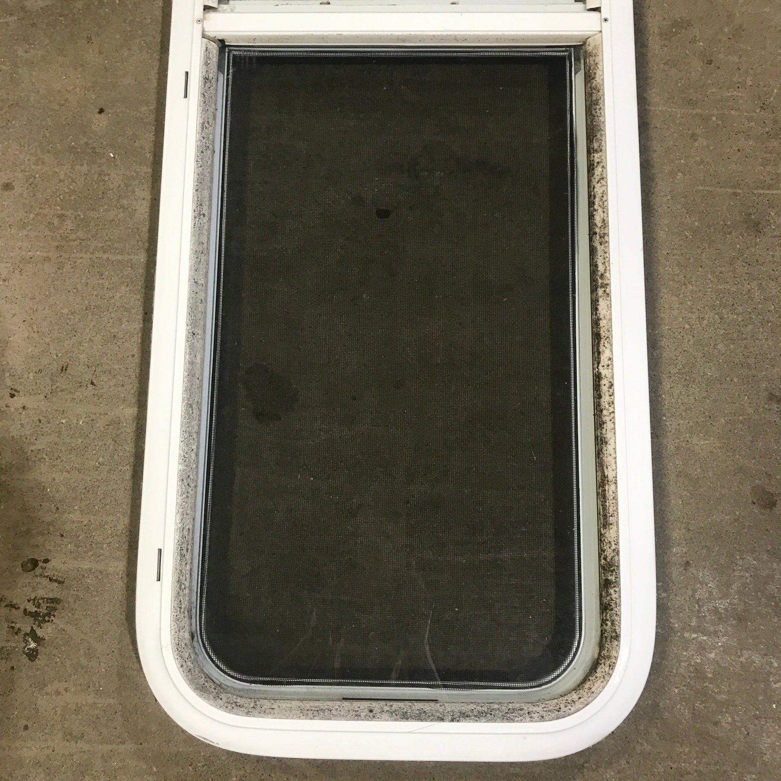 Used White Radius Opening Window : 48