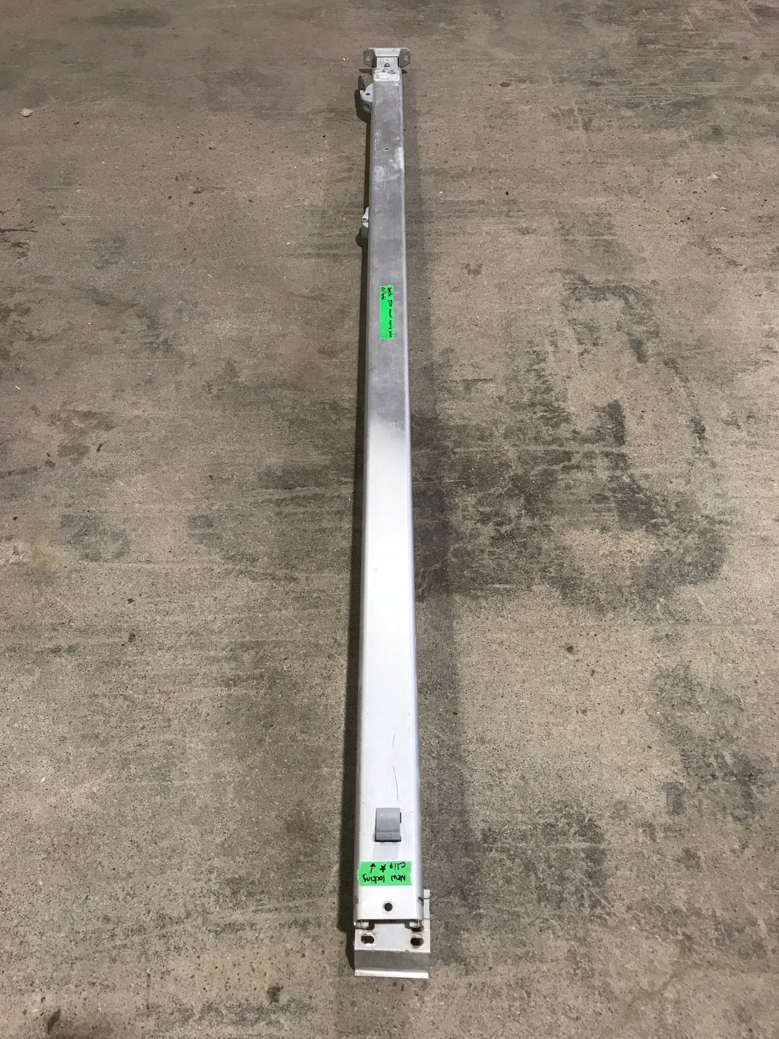 Used Dometic / A&E 8500 Awning Single Manual Arm - 73
