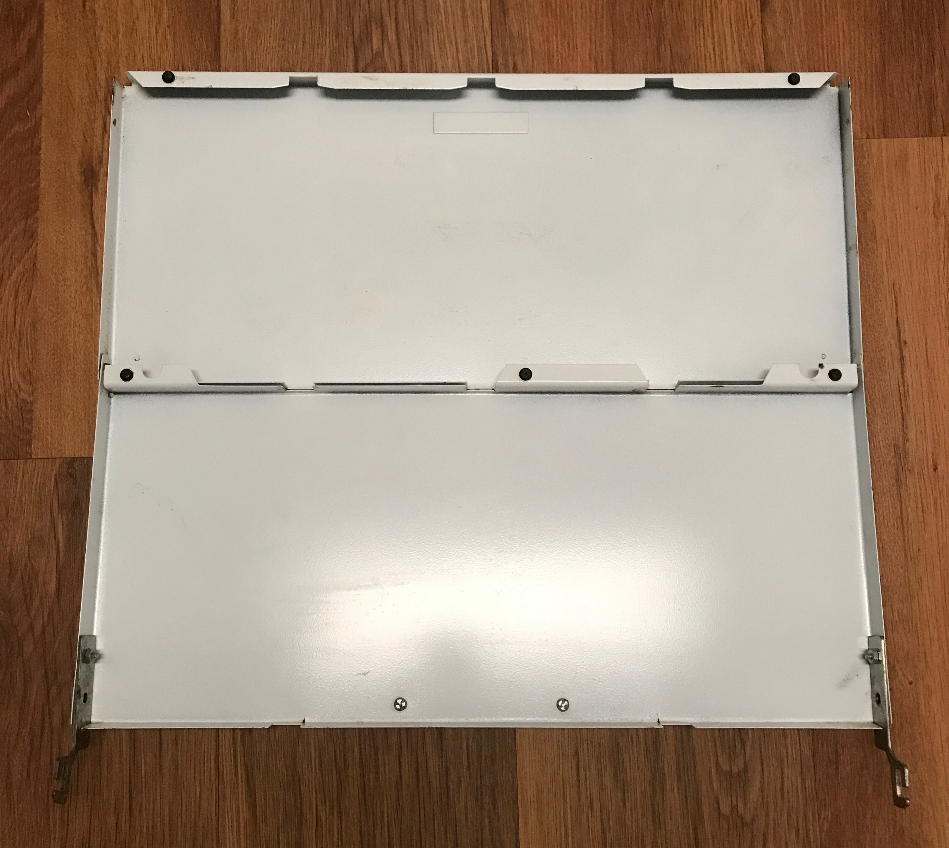 Used Magic Chef Bi-Fold Cover White for 22RA-4Z