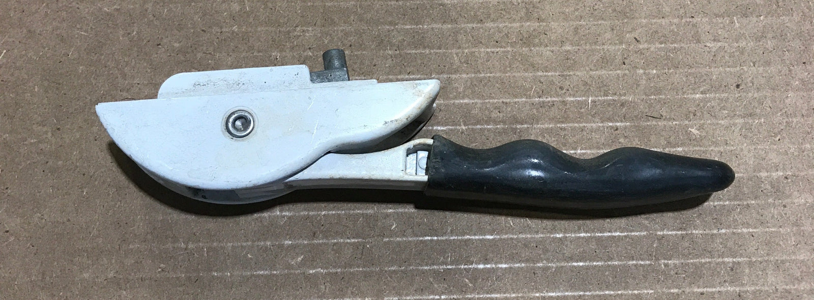 Used Dometic / A&E Lift Handle - 3314069.000B