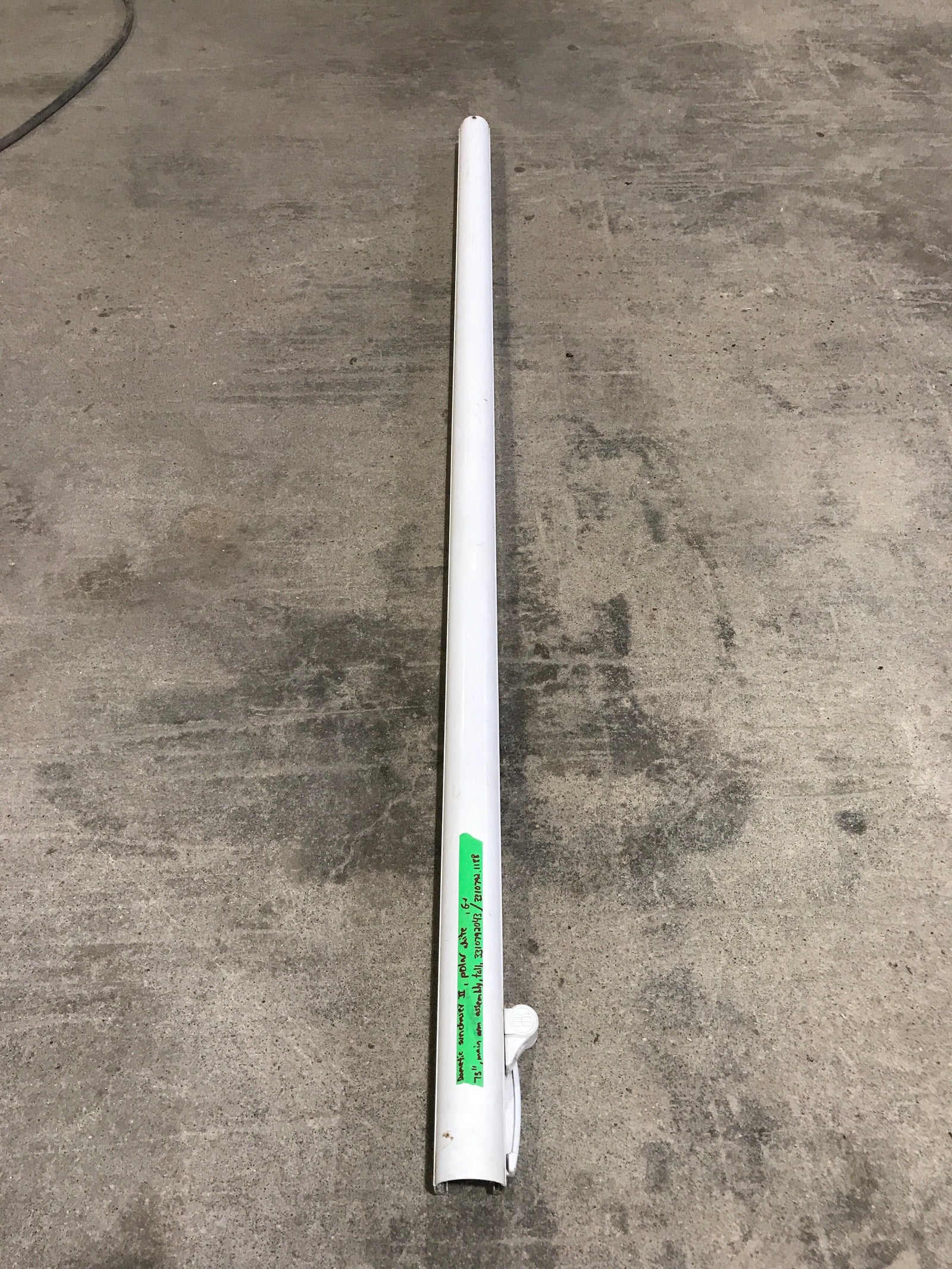 Used Dometic Sunchaser II Tall Main Arm Assembly, Polar White - 3310792043 / 3310792.118B