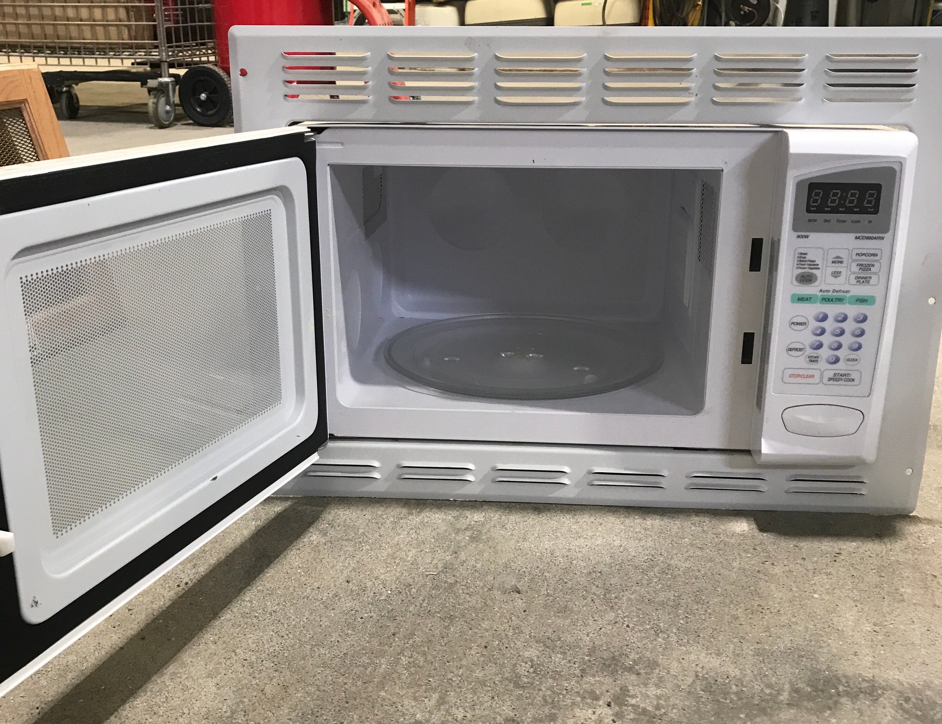 Used RV Microwave Magic Chef 19 1/2" W x 11" H x 14" D