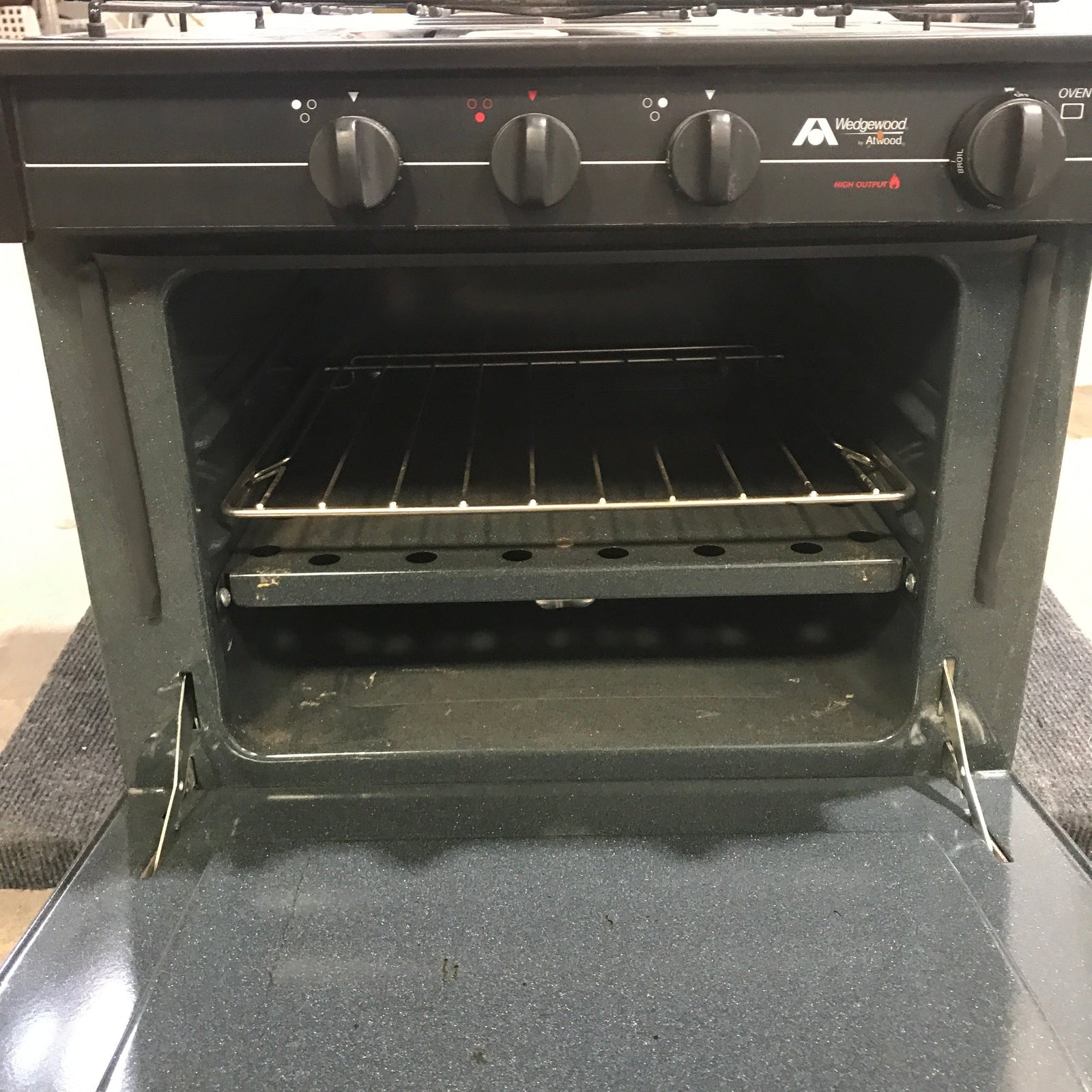 Used Atwood / Wedgewood Range Stove, 3-Burner - R-W1730BB