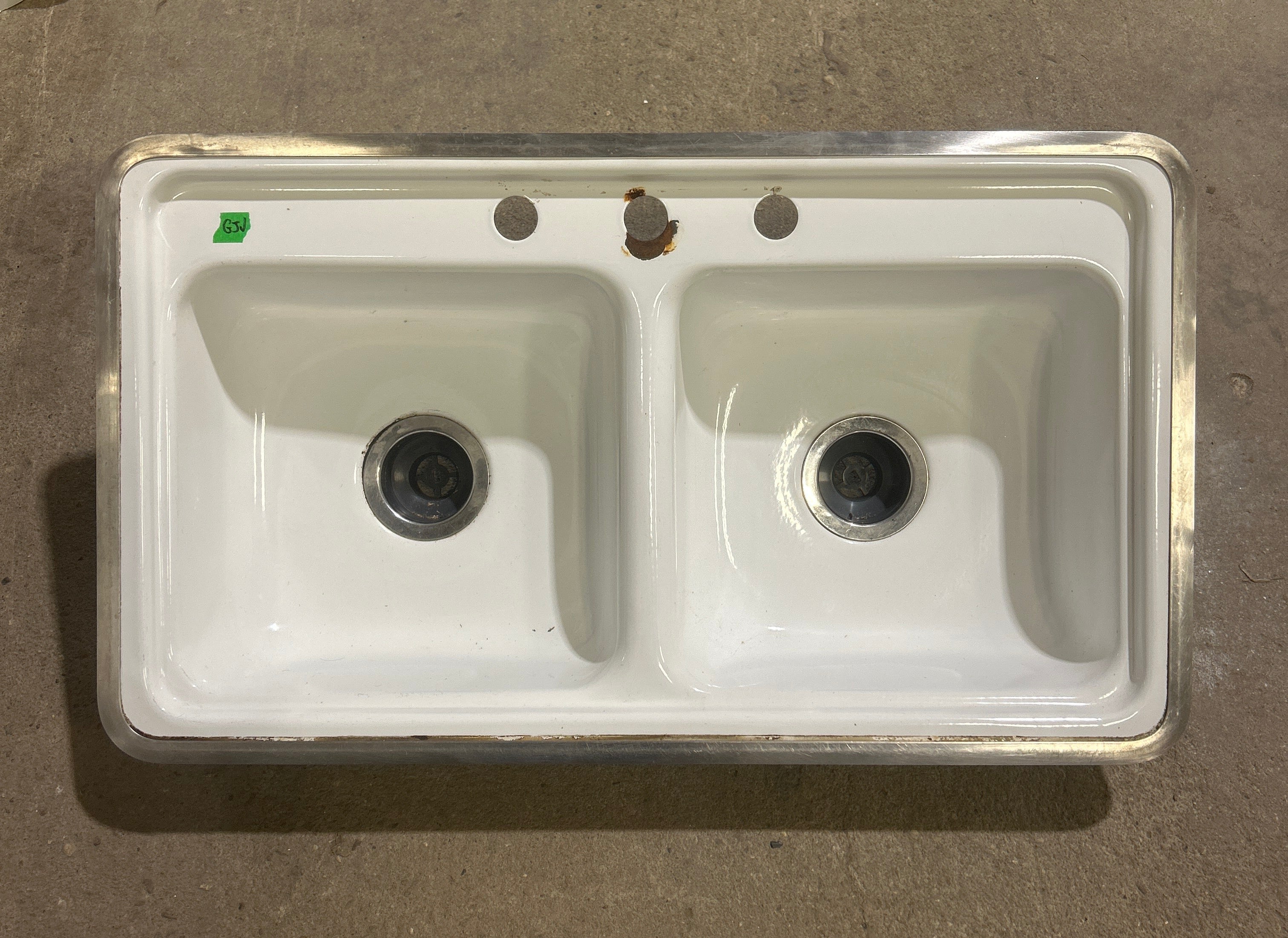 Used RV Kitchen Sink 33” W X 19” L - Young Farts RV Parts