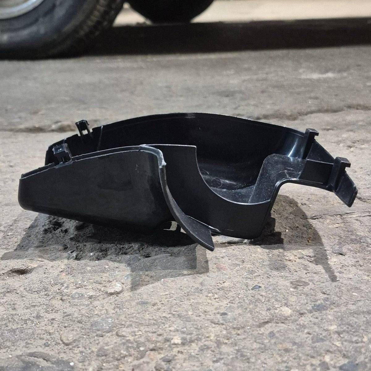 Used Carefree Power Awning Idler/ Rear, Back Cover, Black - R001932-006 - Photo 2