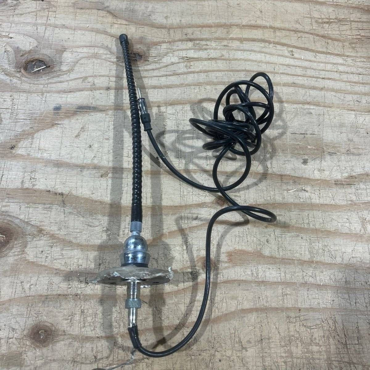 Used RV Radio Antenna - Photo 2
