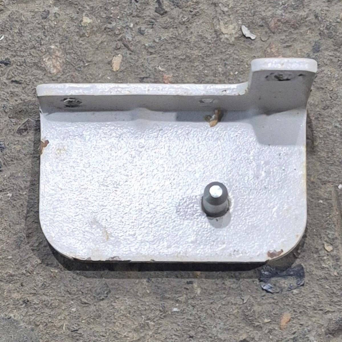 Used Norcold Fridge Door Hinge, Top Right, Bottom Left, Beige - 620187 - Photo 2