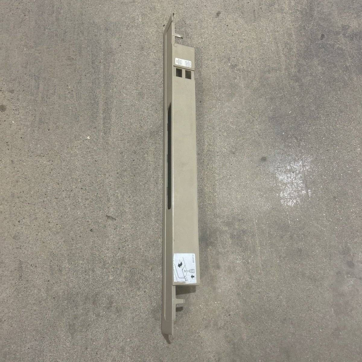 Used Dometic Fridge Front Cover Beige 2932641018 - MAP - Photo 2