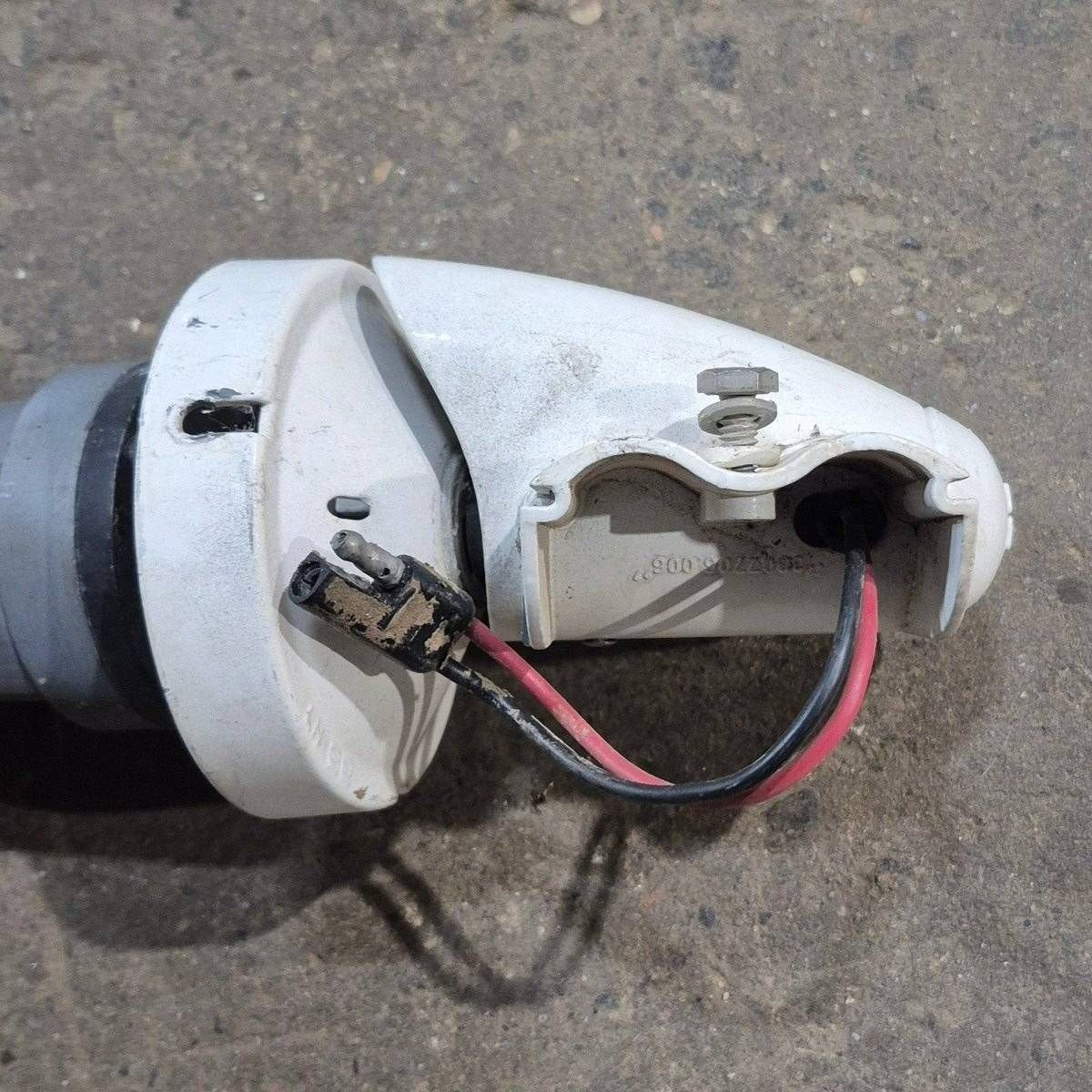 Used Dometic/ A&E Drive Head Assembly, White  - WeatherPro , 3307923.115B - Photo 3