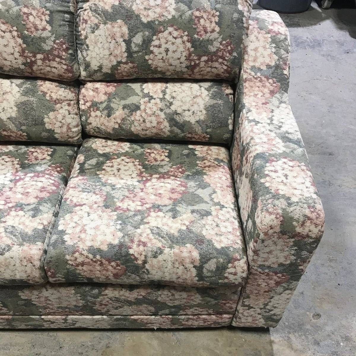 Used RV Hide-A-Bed Sofa - 72.0" x 34.0" x 32.0" - Photo 4