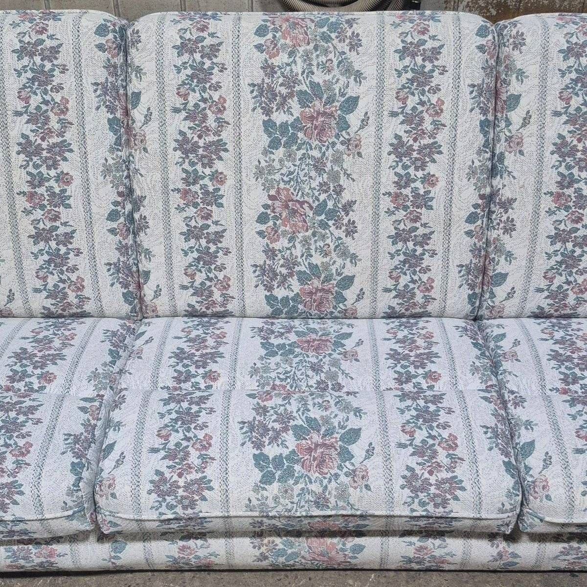 Used Jackknife RV Sofa - 77 1/2" X 42 1/2"  - Photo 4