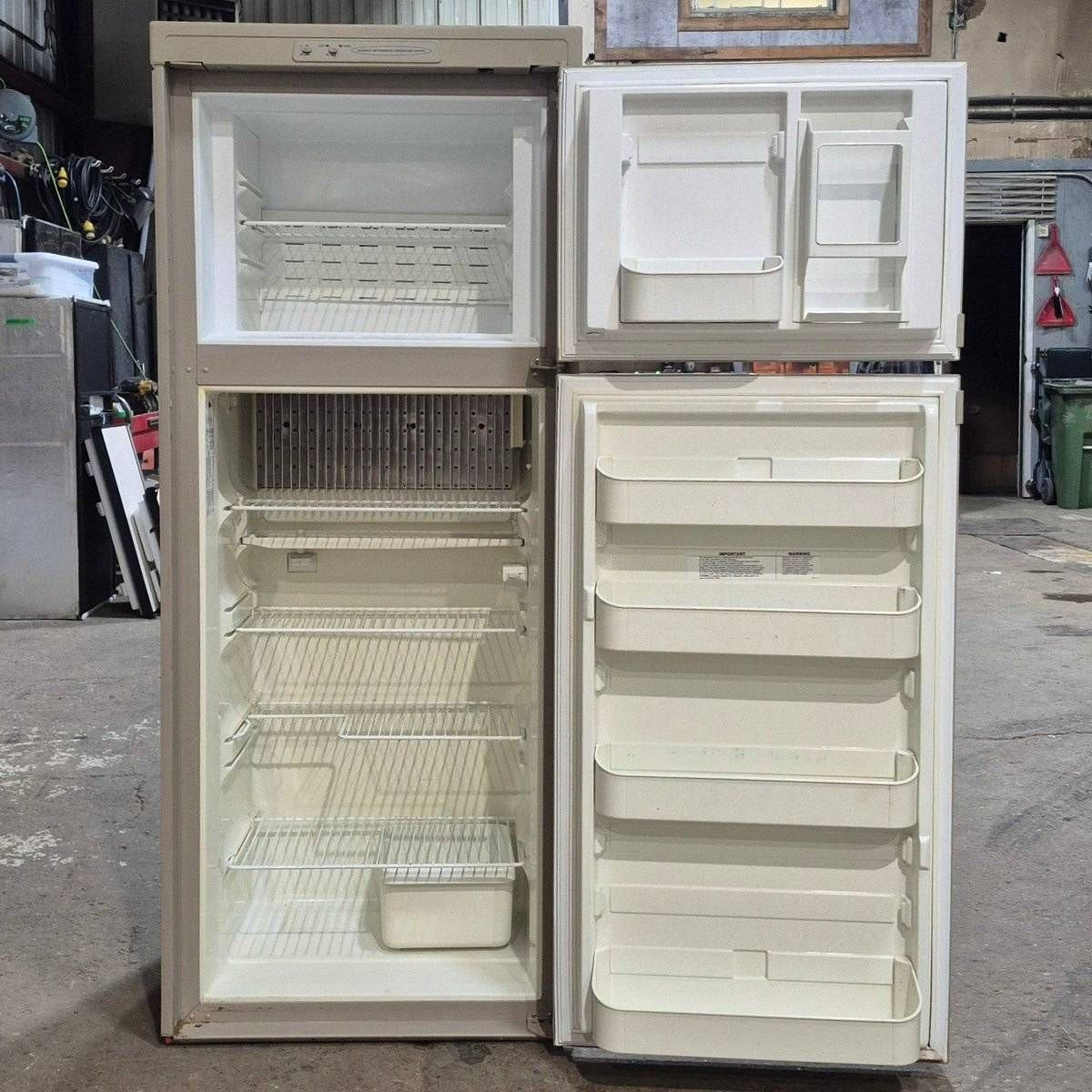 Used Complete Dometic Fridge, 2-Way - RM2652 - Photo 4