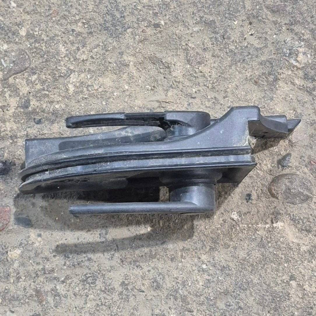 Used Lippert Screen Door Latch, Black - RP-1105 - Photo 5