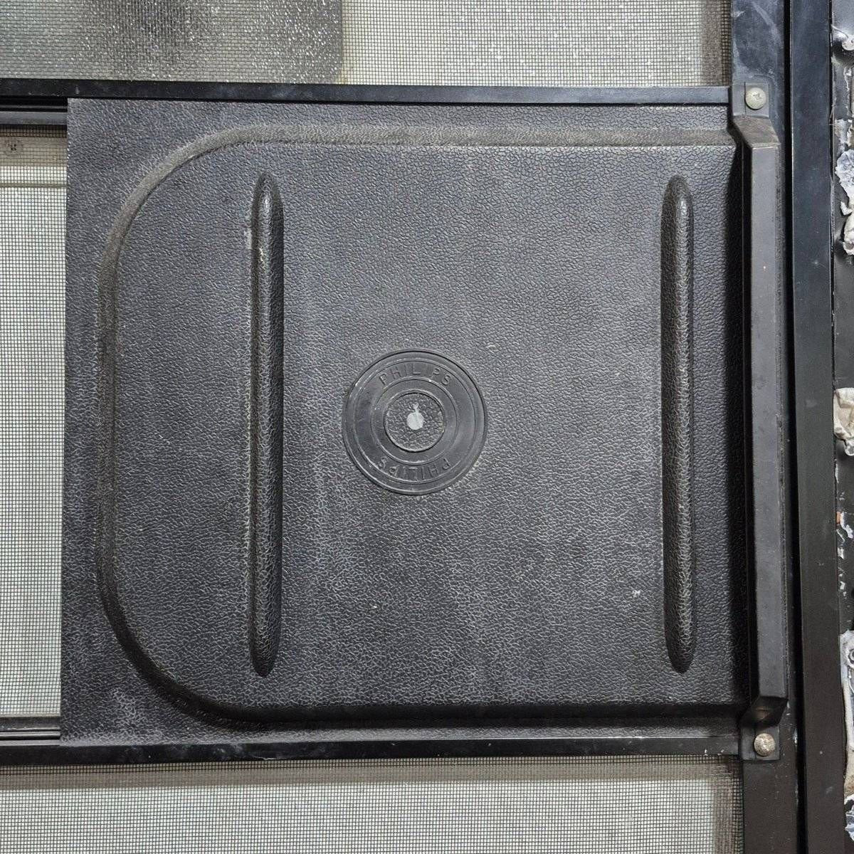Used RV Radius Entry Door - 29 1/2" X 72" - Photo 5