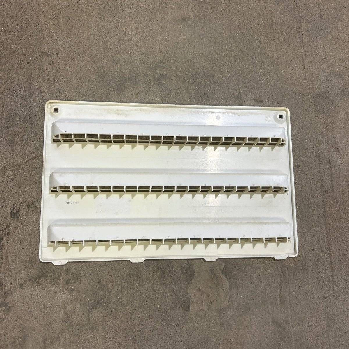 Used Dometic Air Intake Side Refrigerator Vent, Yellowed, No Frame - 3102277.021 - Photo 5