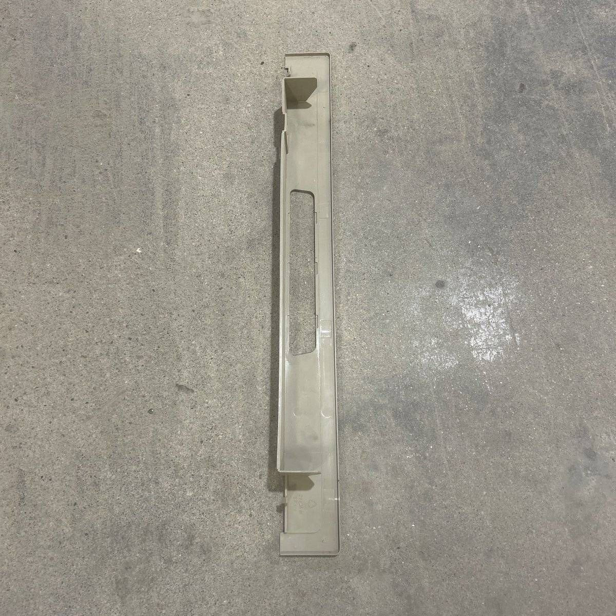 Used Dometic Fridge Front Cover Beige 2932641018 - MAP - Photo 5
