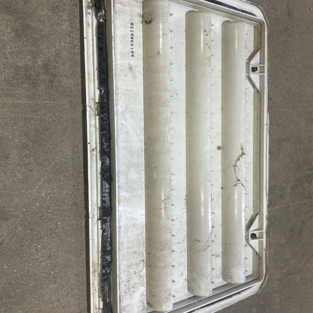 Used Norcold 621156 - Air Intake Side Refrigerator Vent- HAS FRAME - Photo 5