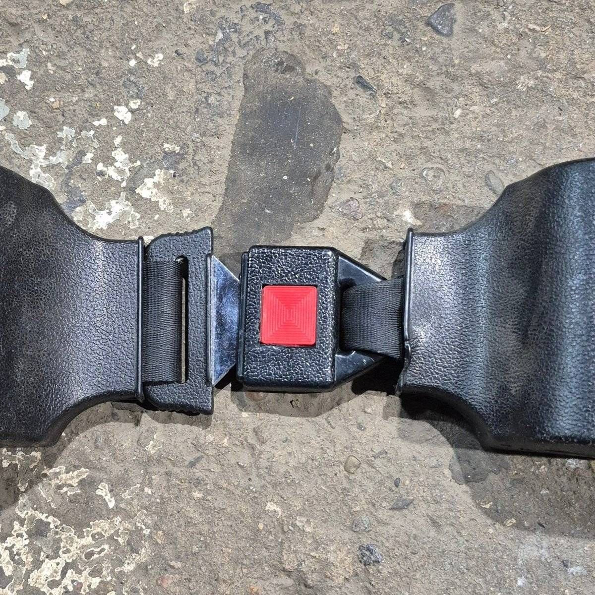 Used Motorhome Retractable Seat Belt - Photo 6