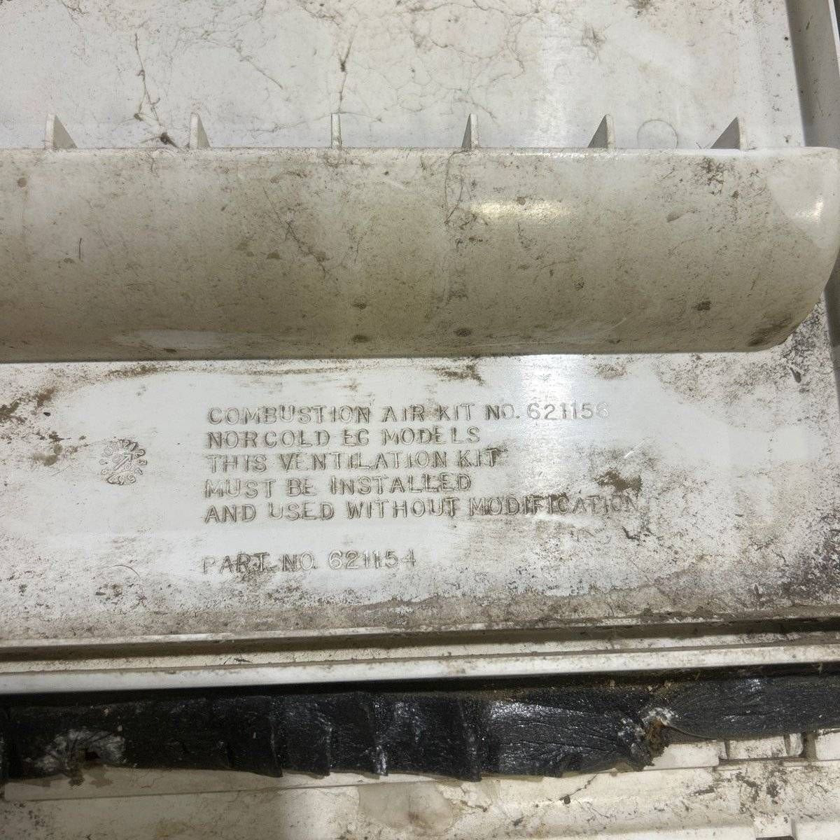 Used Norcold 621156 - Air Intake Side Refrigerator Vent- HAS FRAME - Photo 6