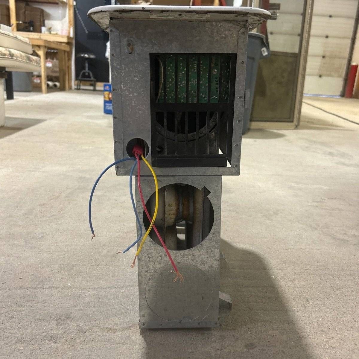 25000 BTU USED 8525 II HYDROFLAME RV Propane Furnace - Photo 8