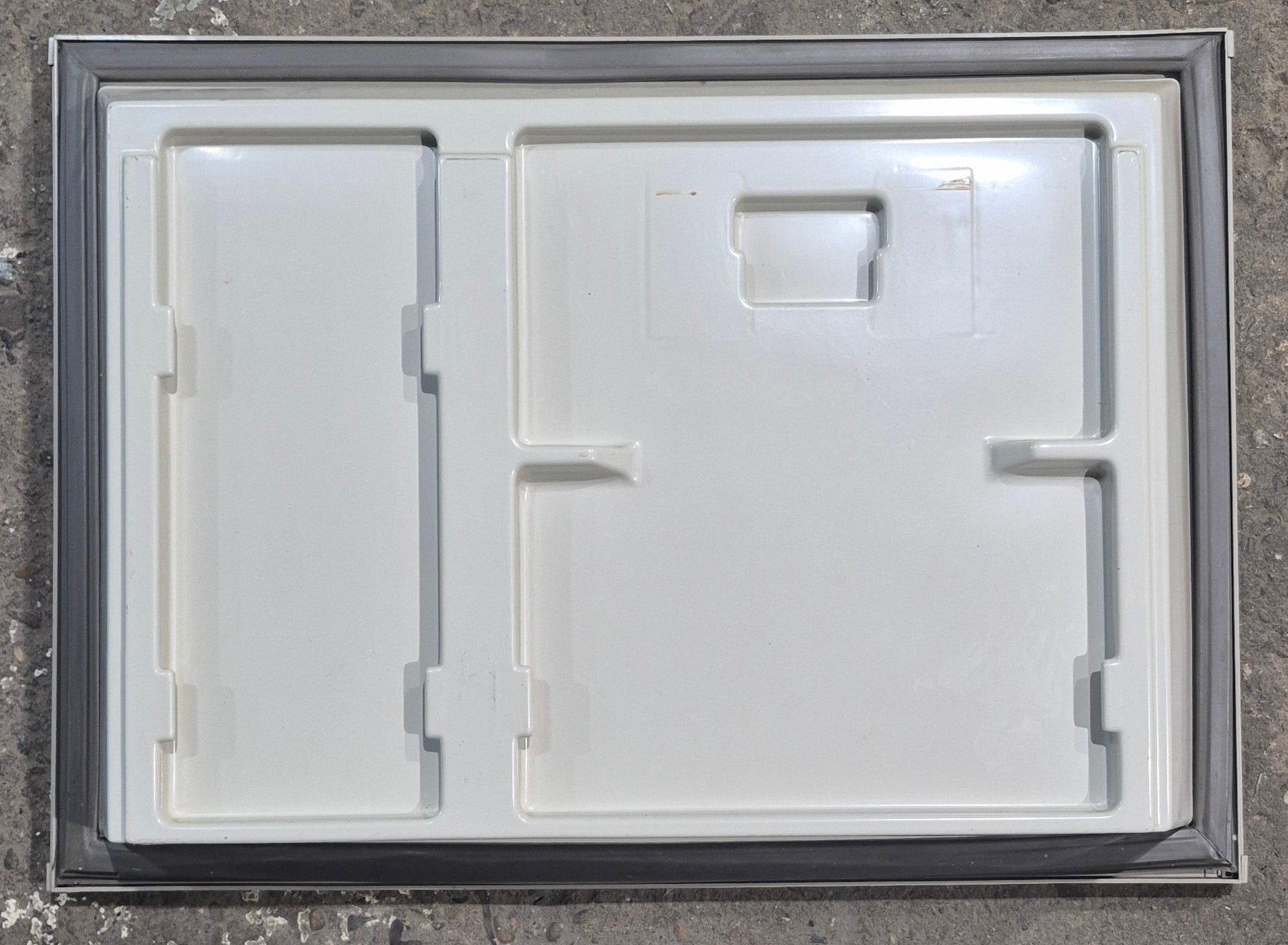Used Dometic Refrigerator Freezer Door, RH, Good Used Shape - 2931640110