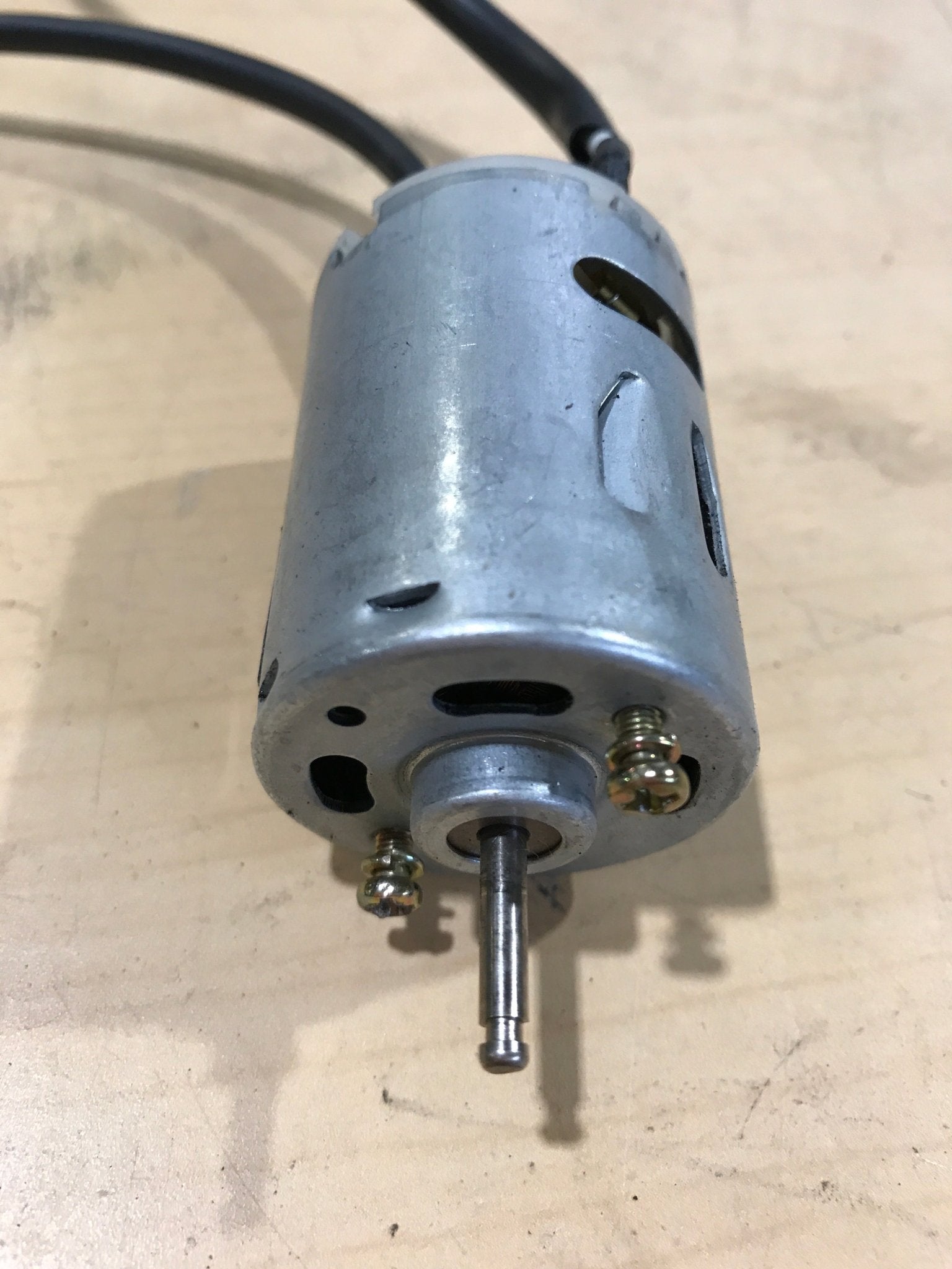 Used 12V HENG'S Vent Motor - Young Farts RV Parts