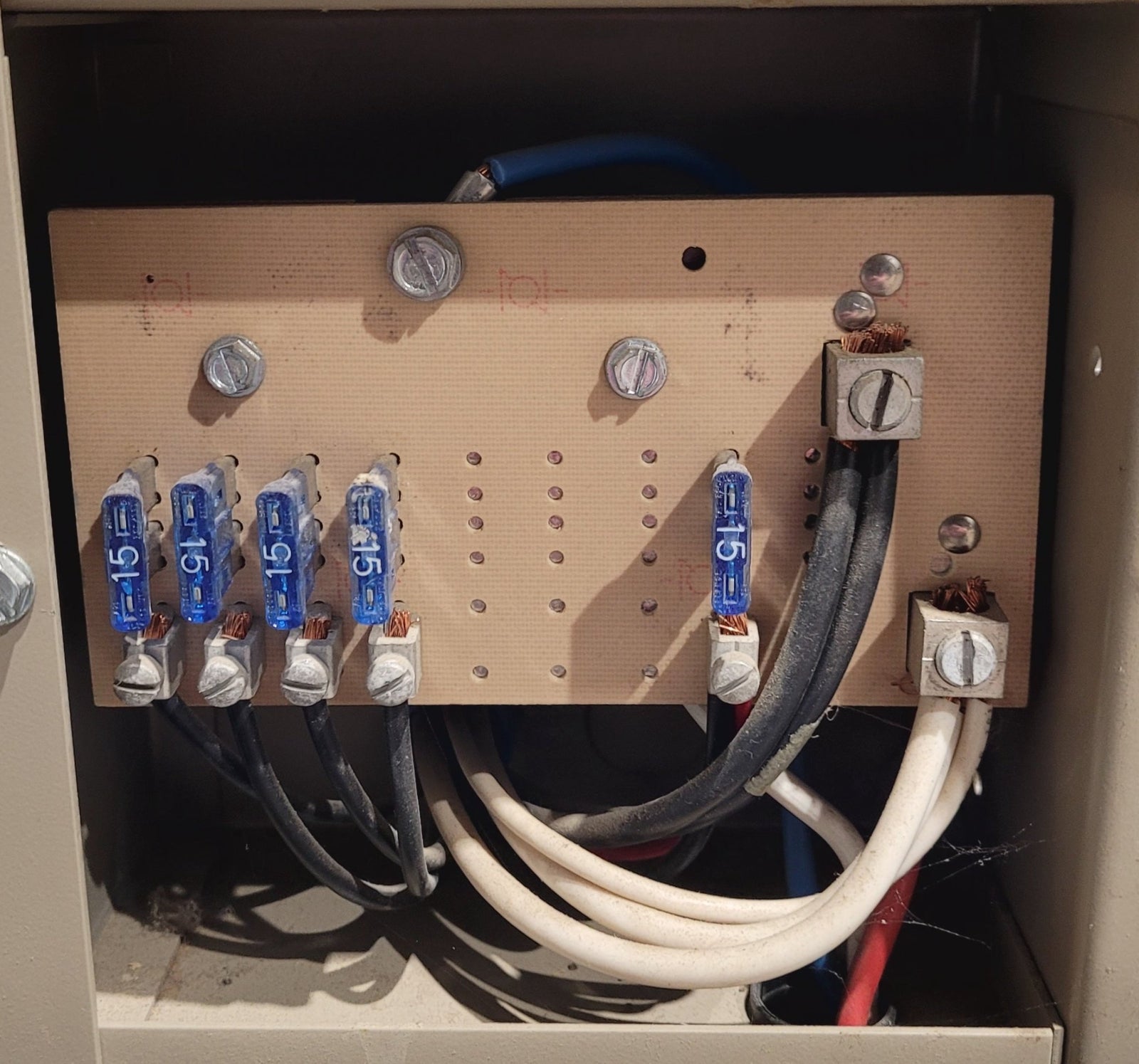 Used 32 AMP Converter 6300 A Model 6332 - Young Farts RV Parts