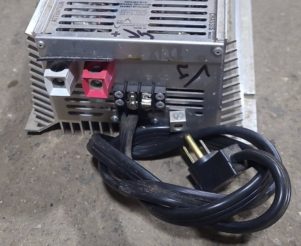 Used 40 AMP POWER SOURCE Power Station - Young Farts RV Parts